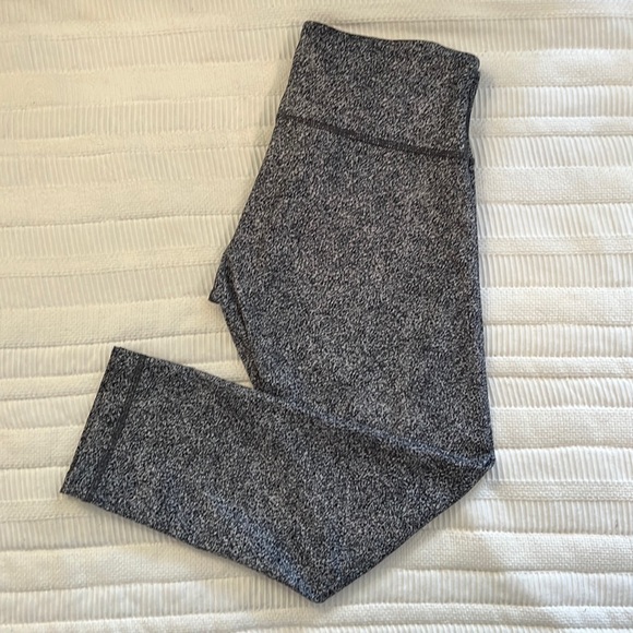 lululemon athletica Pants - Lululemon Rio Mist Wunder Under Crop III Size 6
